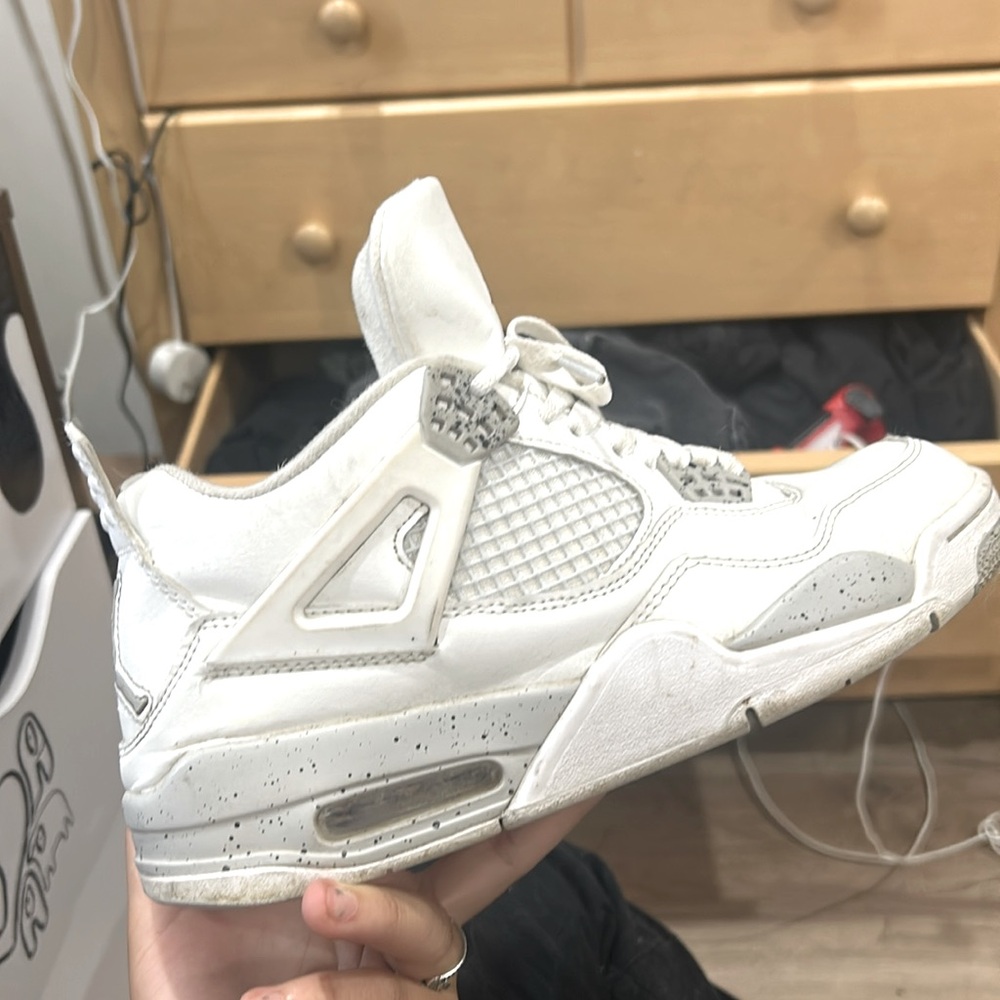 Jordan 4s